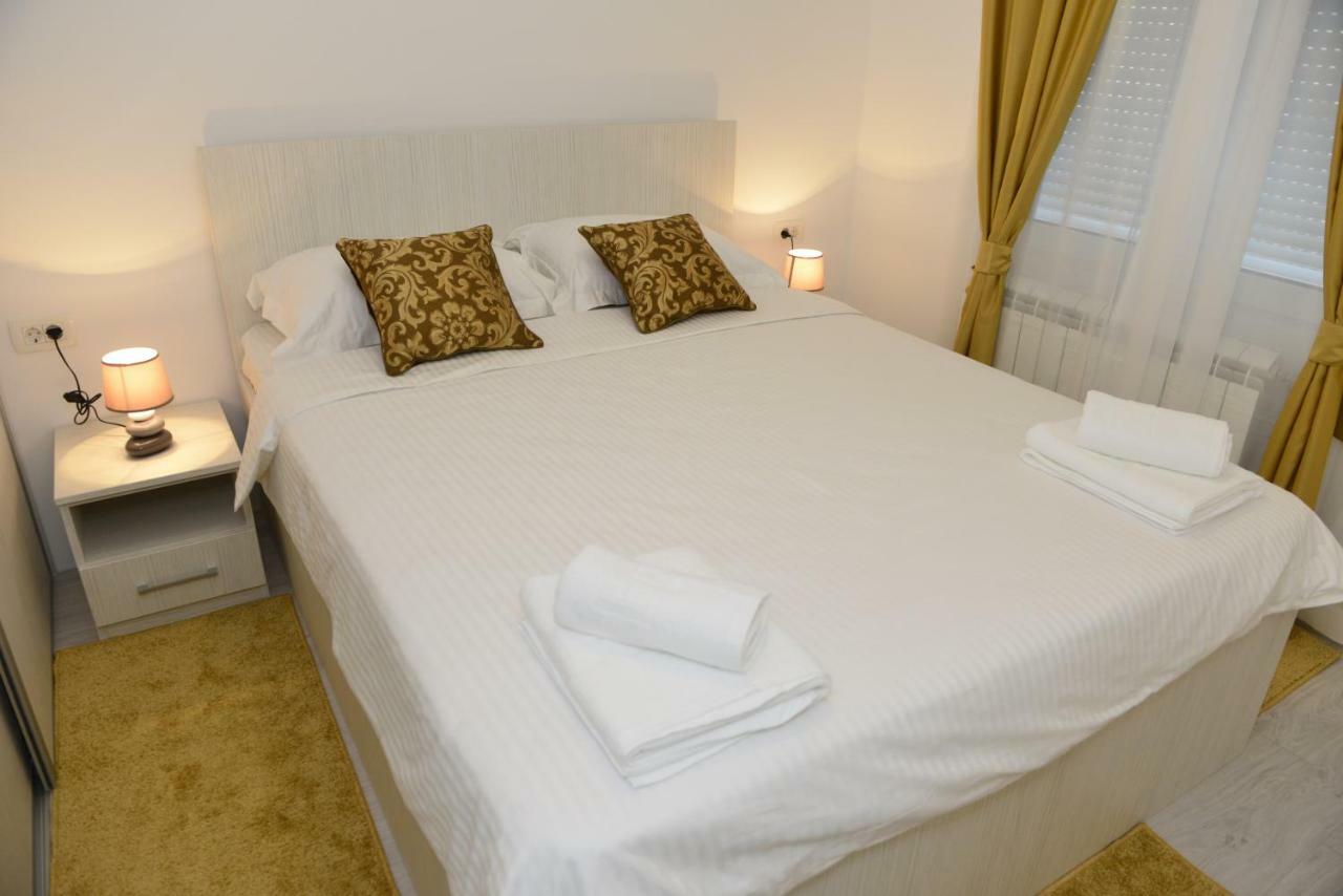 Apartmani Stefanija Tivat Exterior foto