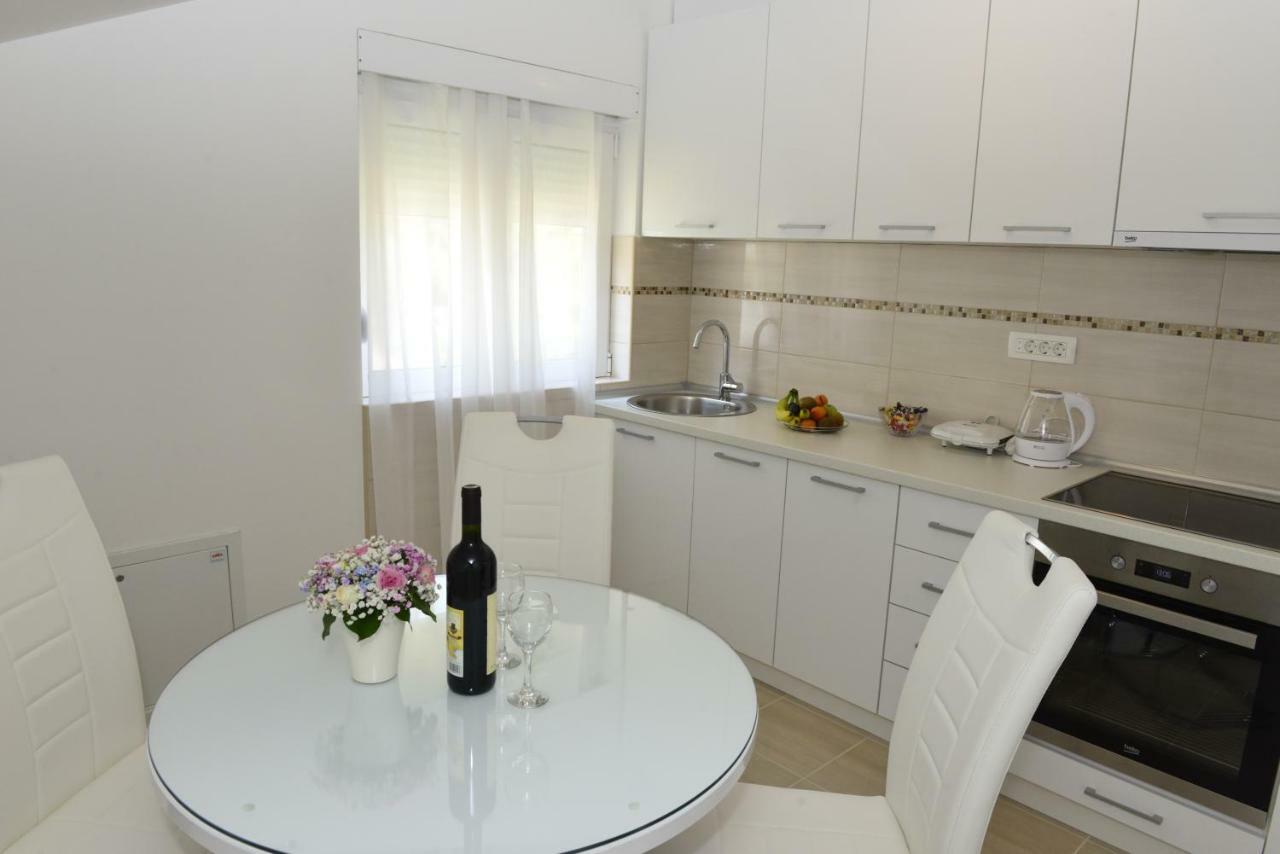 Apartmani Stefanija Tivat Exterior foto