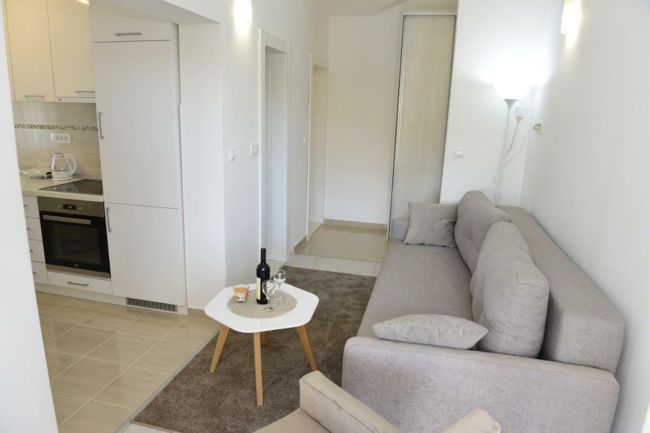 Apartmani Stefanija Tivat Exterior foto