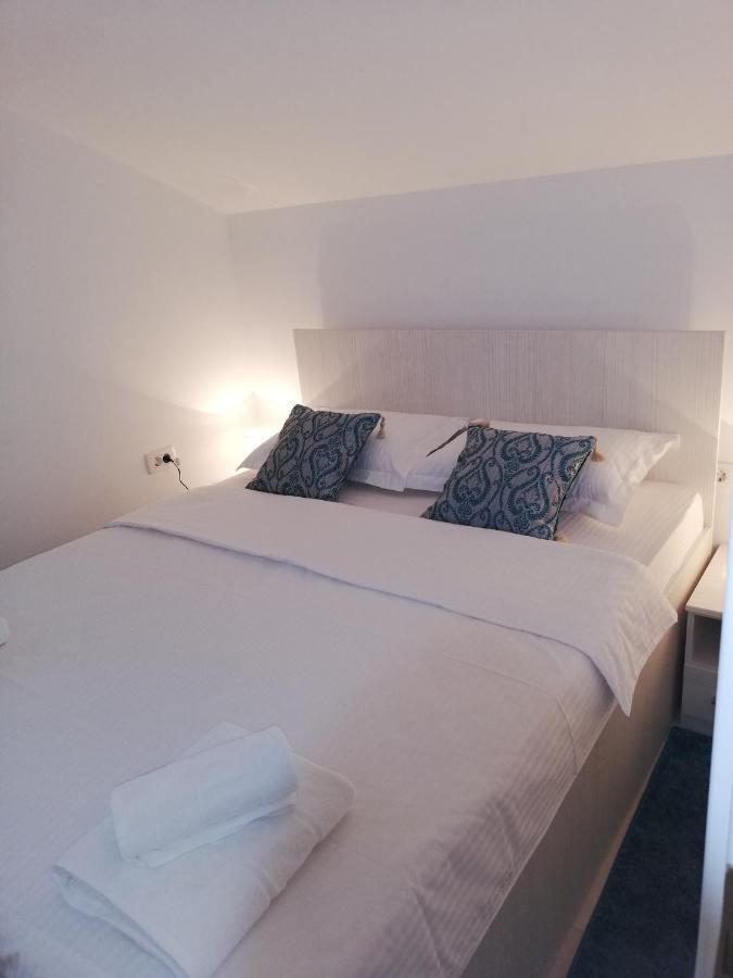 Apartmani Stefanija Tivat Exterior foto