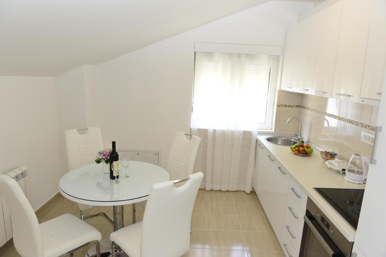 Apartmani Stefanija Tivat Exterior foto